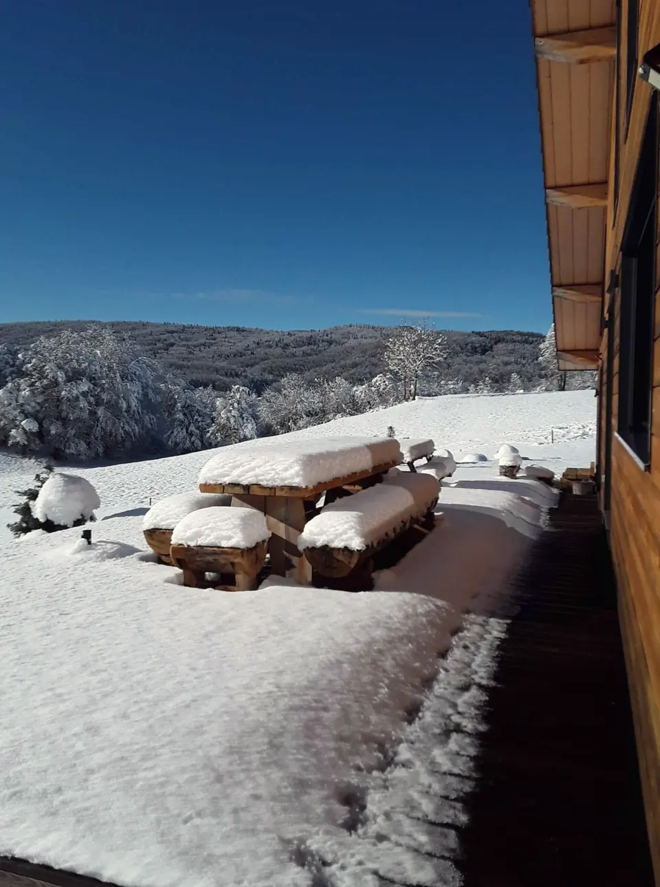 La terrazza sotto la neve